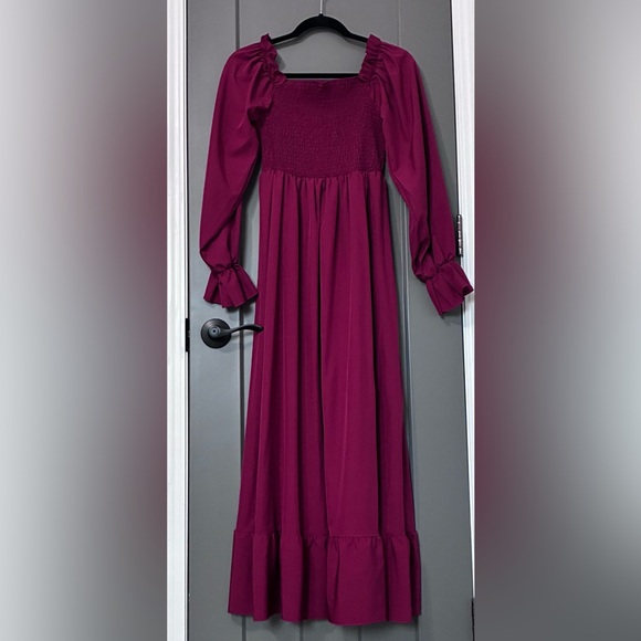 Dresses & Skirts - Elegant Long Sleeve Maroon Dress